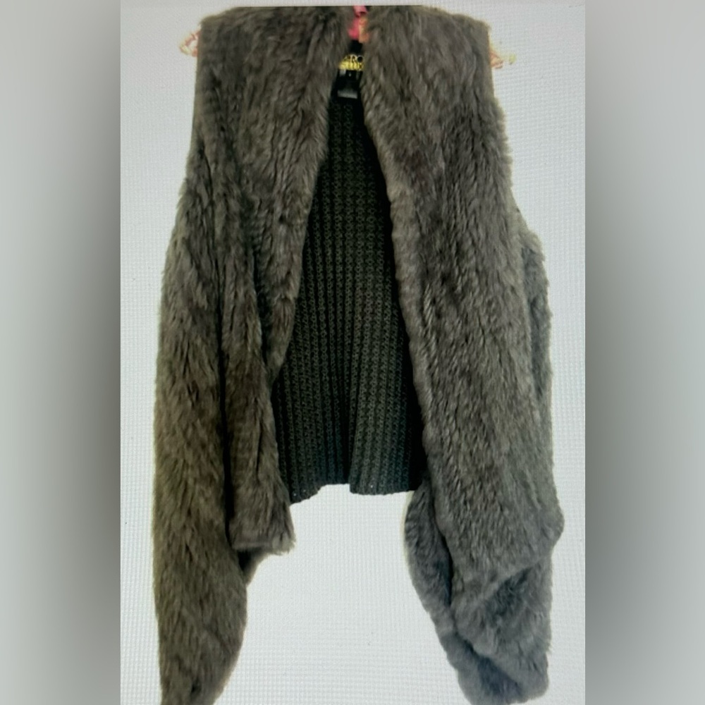LAROK LUXE Rabbit Fur Vest Medium - Picture 3 of 9